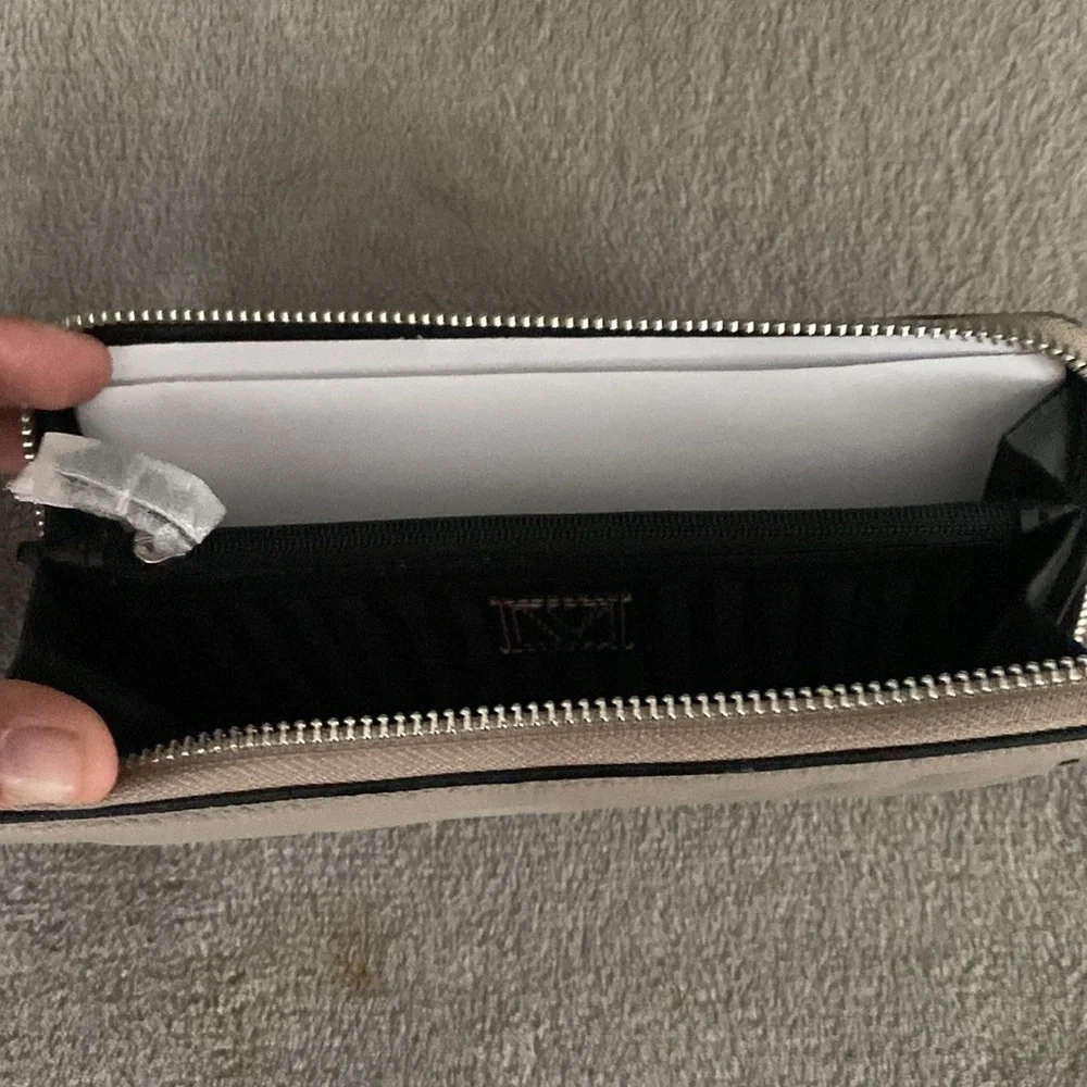 Victoria’s Secret Grey Wallet - Picture 5 of 7